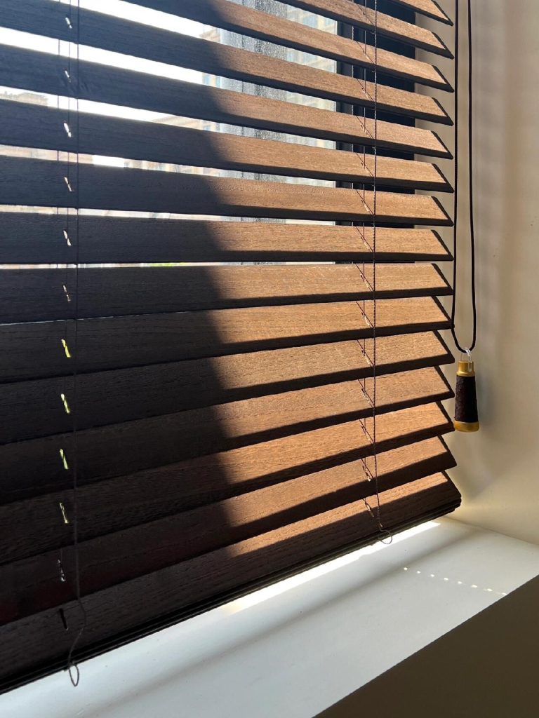 venetian blinds