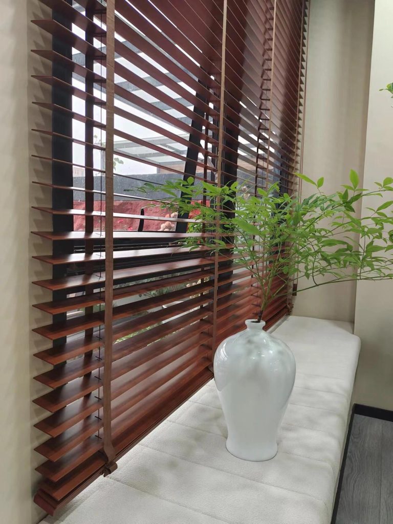 venetian blinds